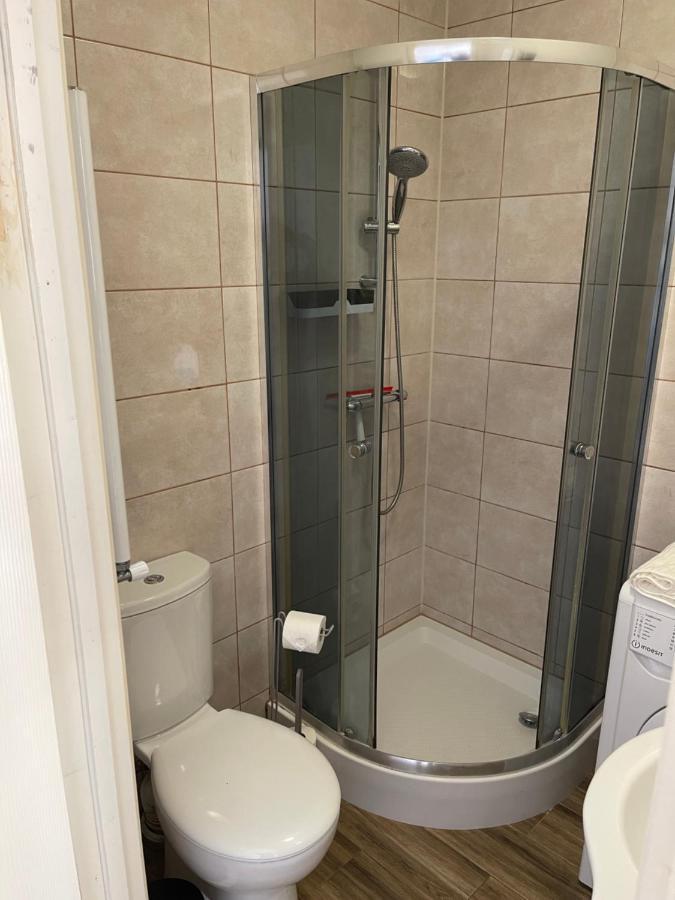 Апартаменты Studio Flat Fully Equipped Кройдон Экстерьер фото